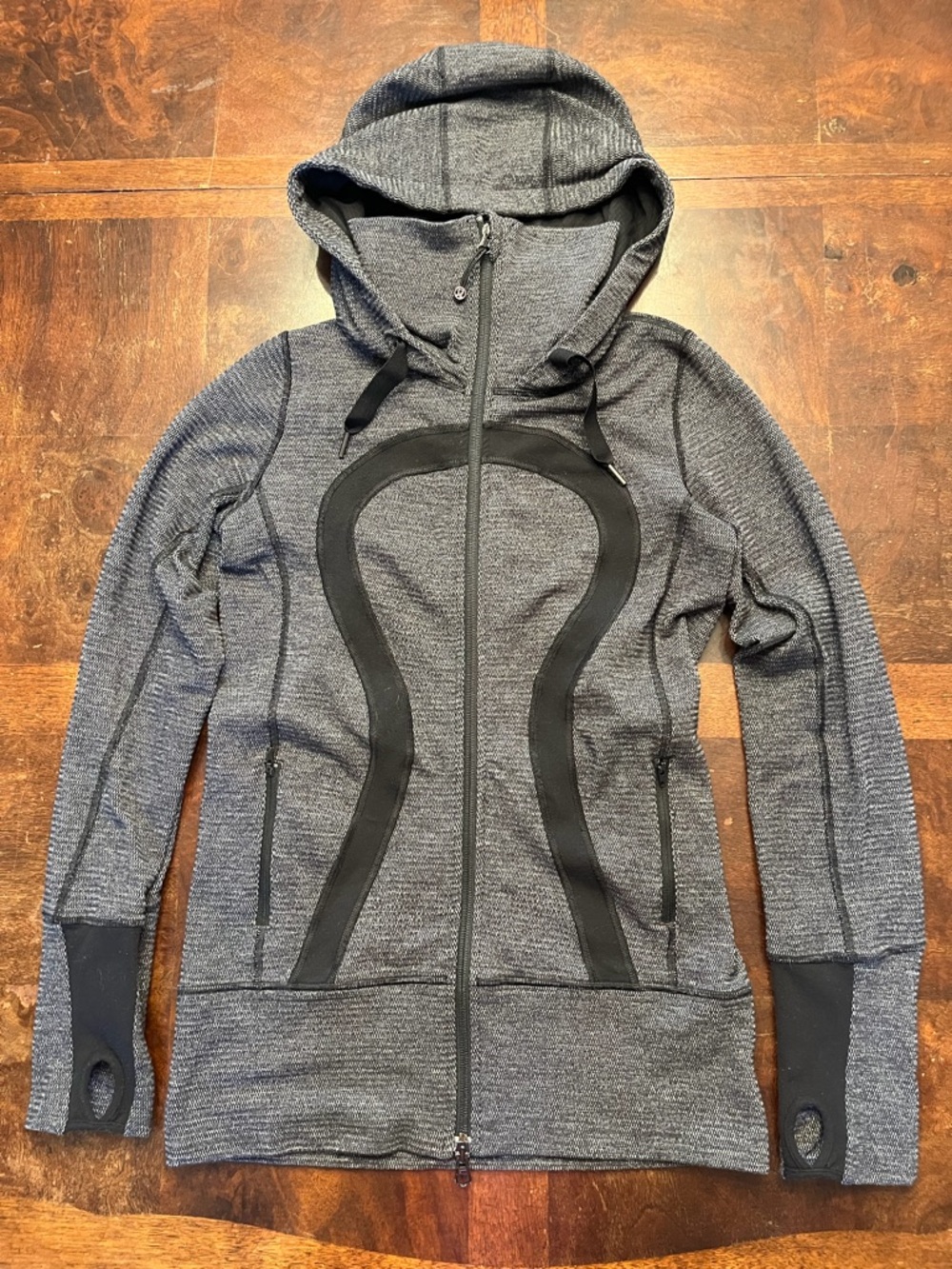 Lululemon Grey Black Full Zip Hoodie Jacket Size 4 Thumb Holes Preowned